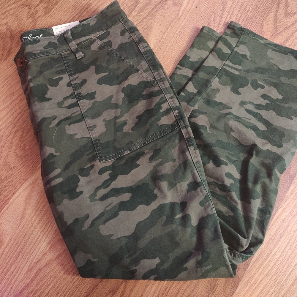 Universal Thread high rise/straight leg/vintage fit/ camo pants- 18W